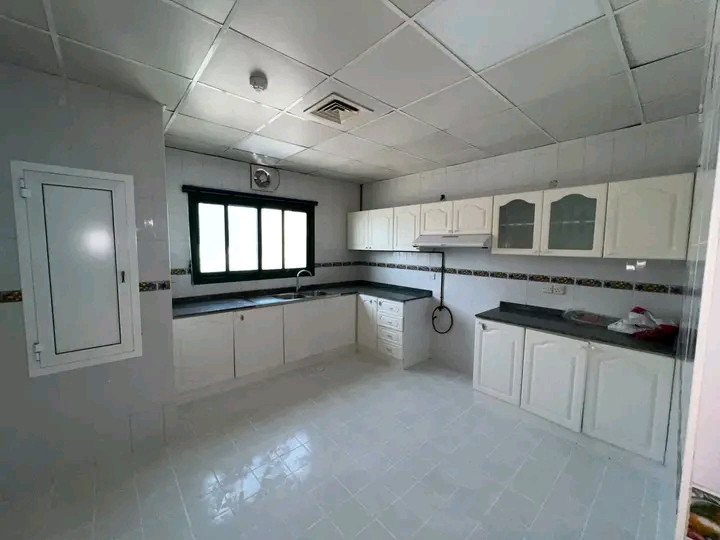 thlath-ghrf-osalh-aygar-alshark01791746208.jpg