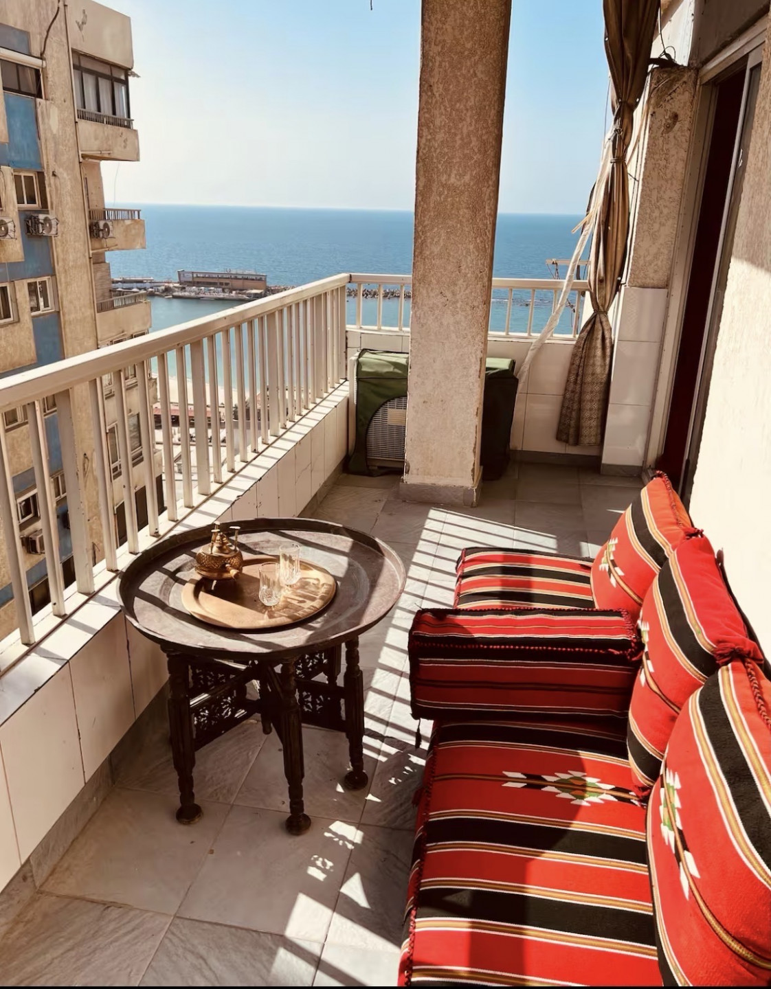 Be my guest apt/sidi gaber with sea view